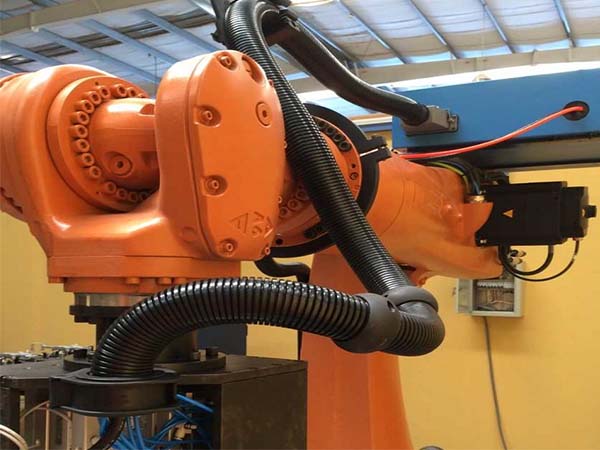 自動焊接機器人在企業生產線的優勢
